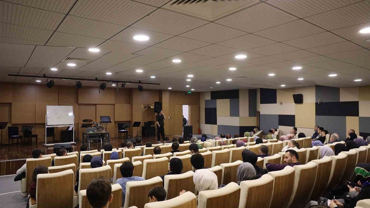Sakarya Büyükşehir Akademi’de 'Kelam Atölyesi' yoğun katılımla başladı