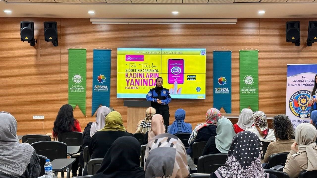 Sakarya Büyükşehir ve İl Emniyet Müdürlüğü'nden 25 Kasım'da kadına yönelik şiddette farkındalık adımı
