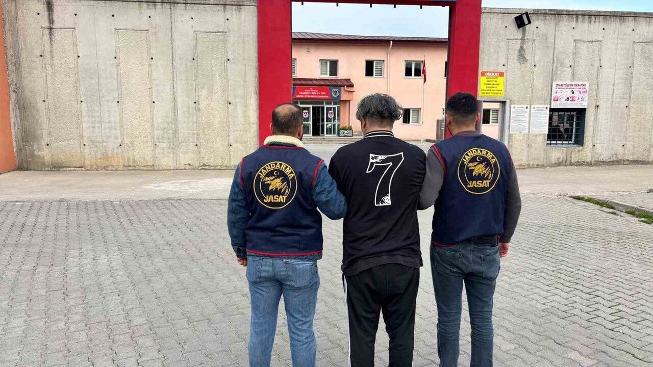 Sakarya'da jandarma 1 haftada 307 aranan şahsı yakaladı