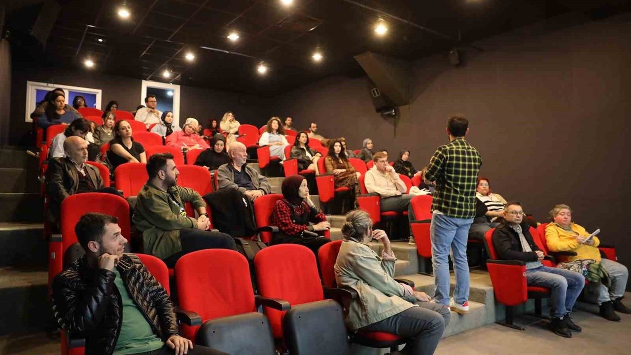 Sakarya'da Sinema Atölyesi Başladı: Büyükşehir Akademi Güz Dönemi Ofis Sanat Merkezi'nde