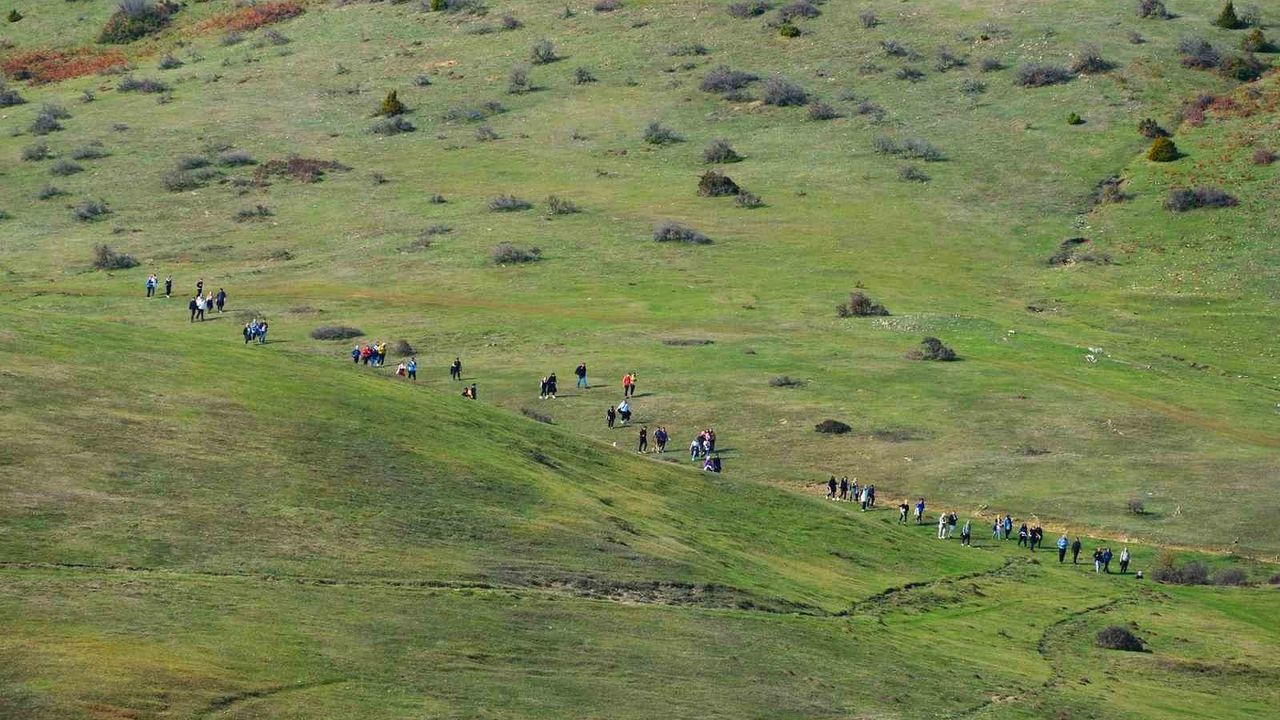 Sakarya'da Sonbahar Doğa Yürüyüşleri: Karagöl'den Sultanpınarı'na 16 km Parkur
