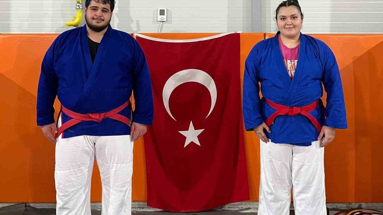 Salihlili iki judocu Düzce'deki Kuraş Milli Takım Kampına davet edildi