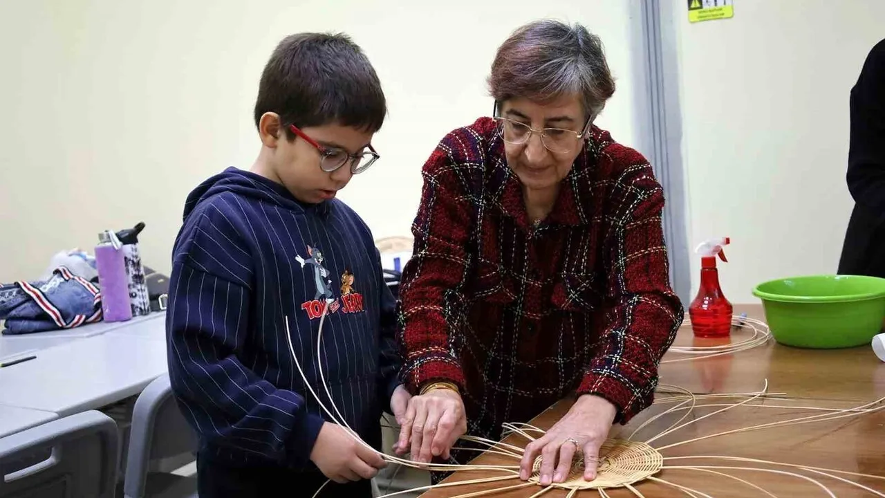 SAMEK anne-çocuk atölyeleri ara tatilde yaklaşık 500 anne ve çocuğu bir araya getirdi
