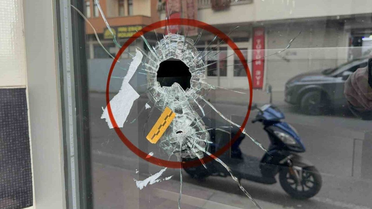 Samsun Canik'te motosiklette oturan iki gence silahlı saldırı: 2 yaralı