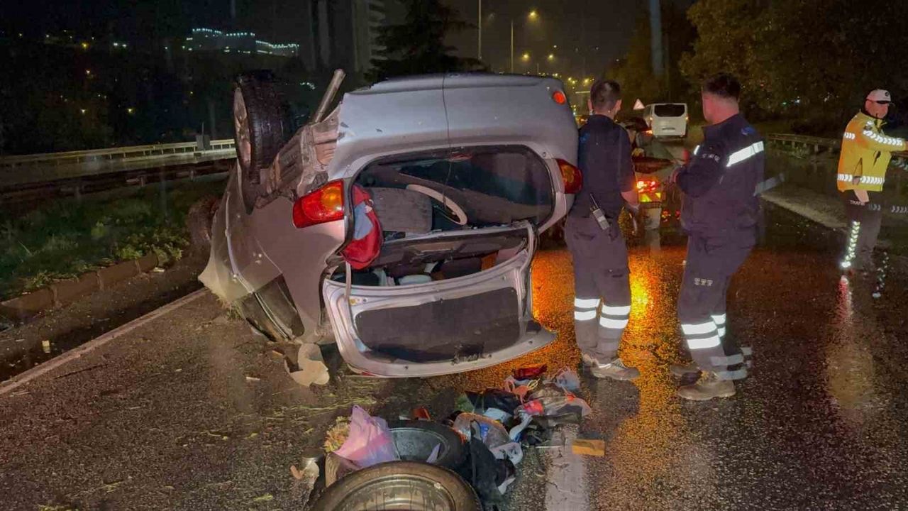 Samsun Canik'te takla atan otomobil hurdaya döndü; sürücü ve 4 kişi yara almadan kurtuldu