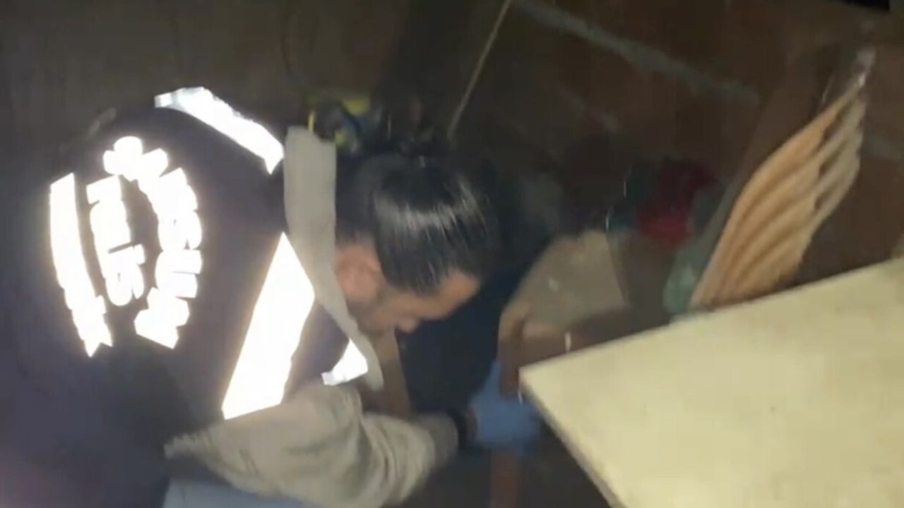 Samsun’da çatı katına düzenlenen operasyonda yüklü miktarda uyuşturucu ele geçirildi