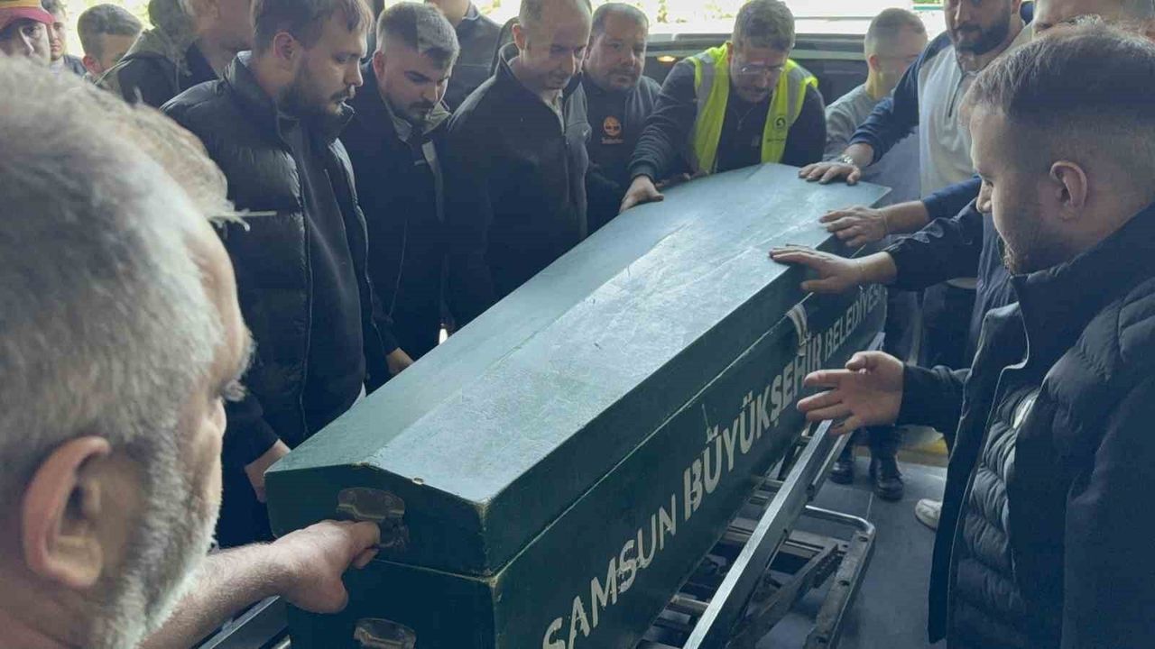 Samsun'da çekici üzerindeki şakalaşma sırasında 24 yaşındaki genç pompalı tüfekten çıkan saçmalarla yaşamını yitirdi