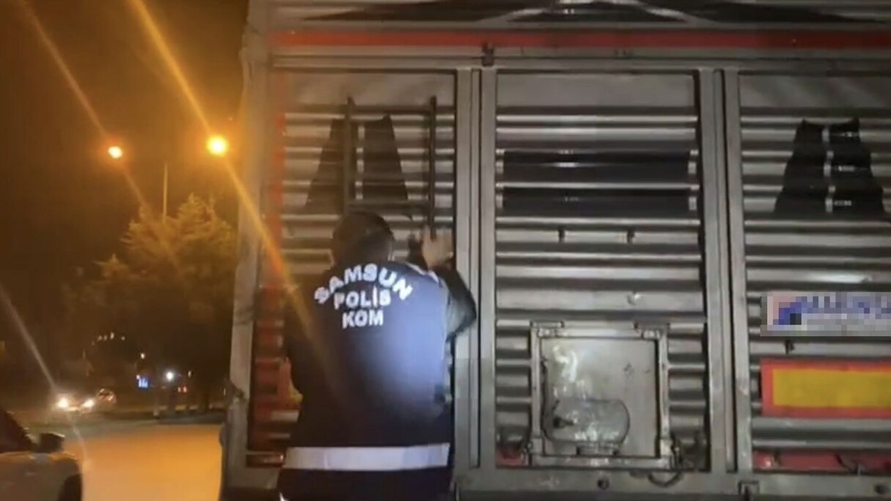 Samsun'da durdurulan tırda 215 kilo kaçak tütün ele geçirildi