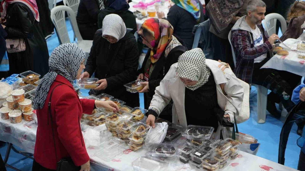 Samsun'da Gazze İçin Düzenlenen Hayır Çarşısı ve Aile Şenliği Yoğun İlgi Gördü