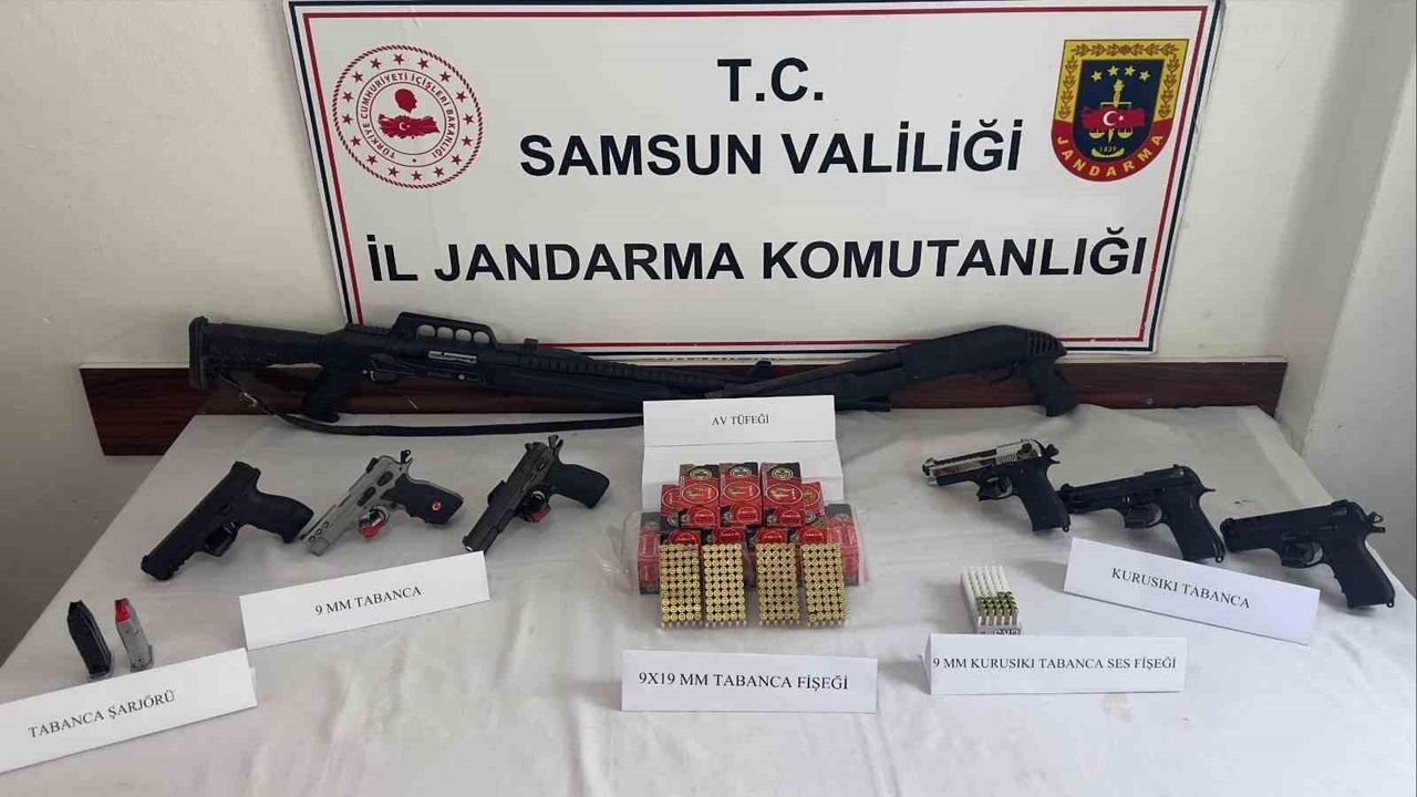 Samsun'da Jandarmadan Ayvacık ve İlkadım'da silah ile uyuşturucu operasyonu