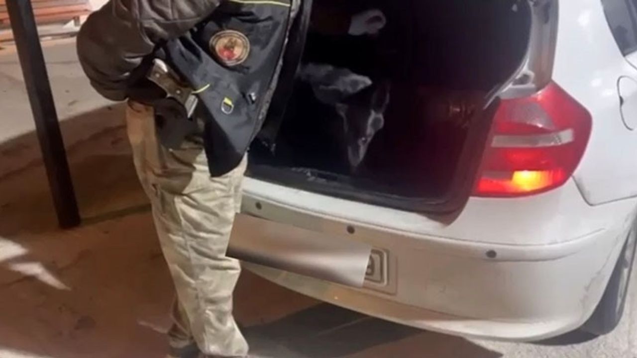 Samsun'da narkotik köpeği Tony bagajda 318 gram fubinaca ve 50,2 gram metamfetamin tespit etti
