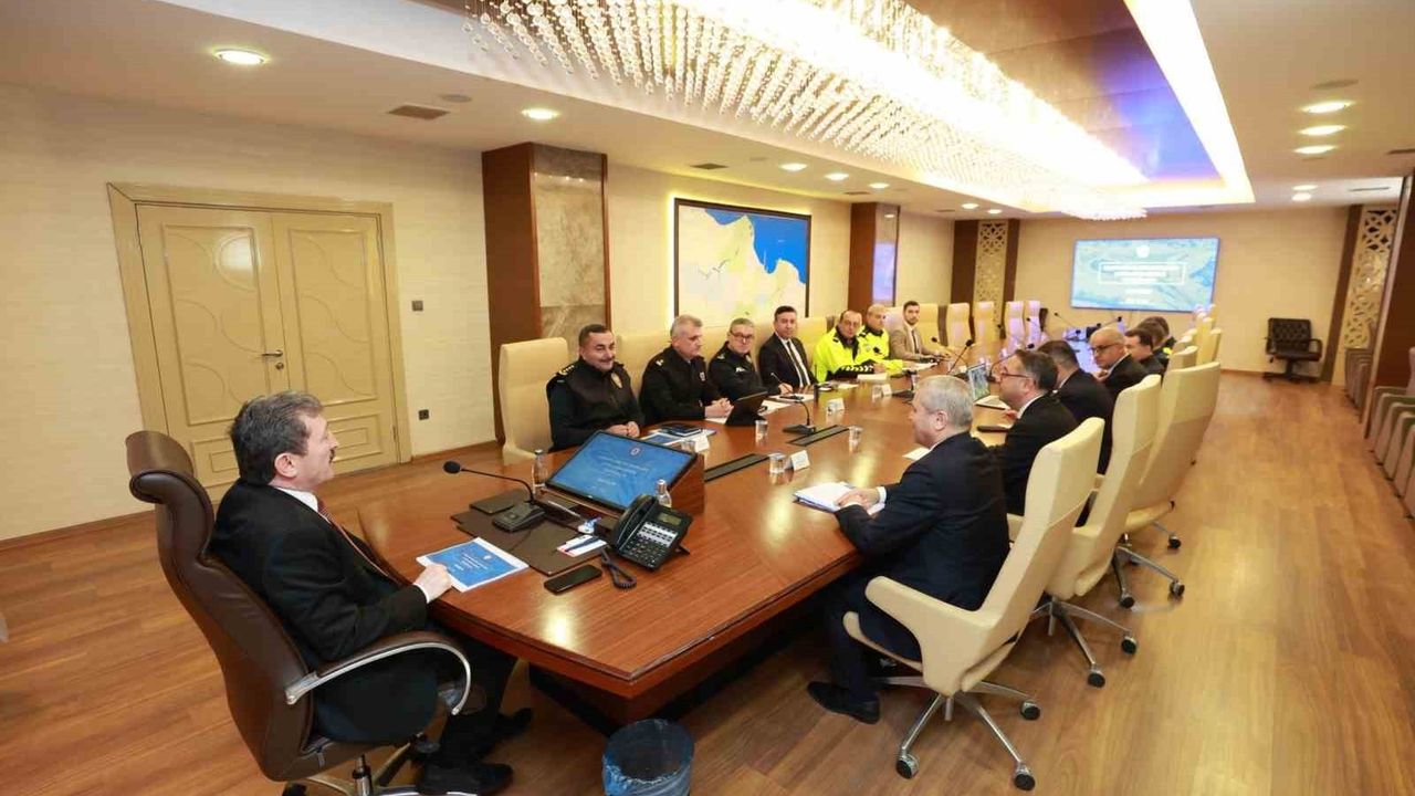 Samsun'da trafik levhaları sadeleştiriliyor: hız sınırları ve işaret düzenlemeleri