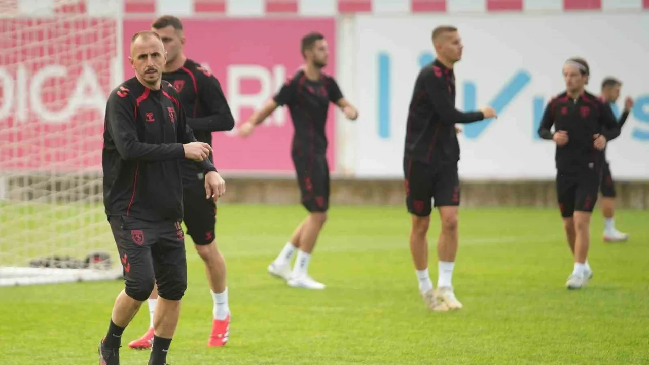 Samsunspor, Hamrun Spartans maçı hazırlıklarını Nuri Asan Tesisleri'nde tamamladı