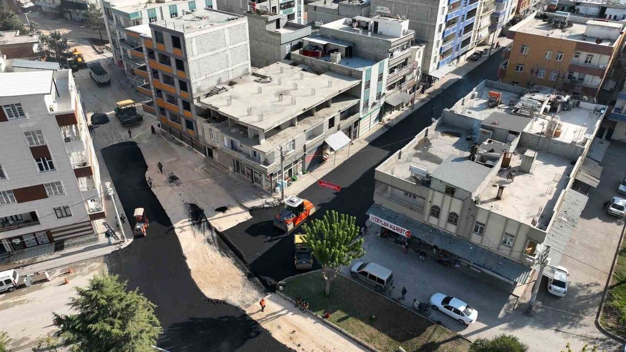 Şanlıurfa Büyükşehir Belediyesi, Eyüpkent’te 3980. ve 3989. Caddeyi Asfaltladı