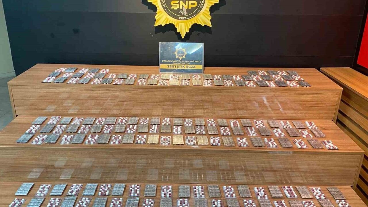 Şanlıurfa'da 2 bin 404 sentetik ecza hap ele geçirildi; şüpheli gözaltında