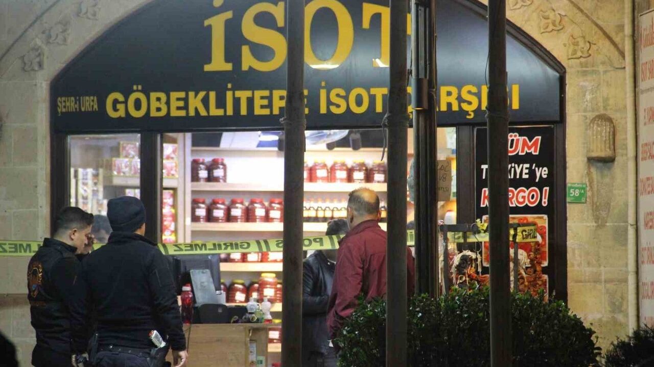 Şanlıurfa'da baharatçı dükkanına silahlı saldırı: İşletme sahibi ağır yaralandı