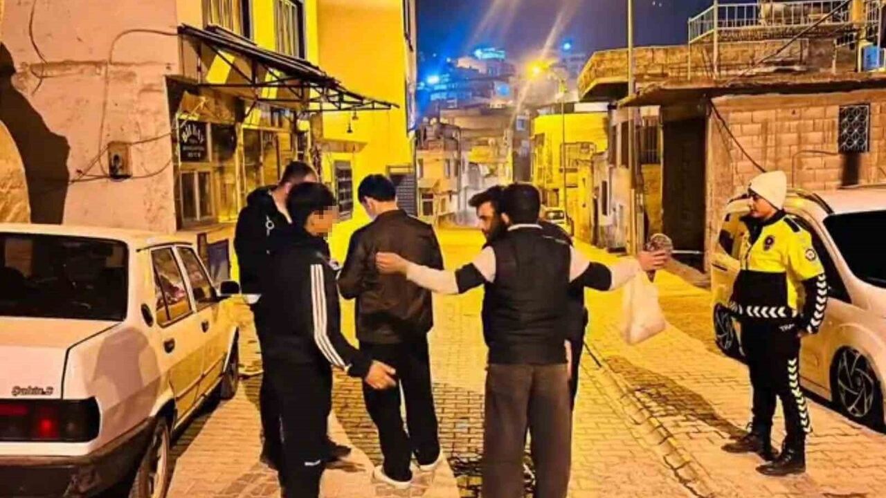 Şanlıurfa'da kapsamlı huzur uygulaması: 74 kişi gözaltına alındı, ruhsatsız silah ve uyuşturucu ele geçirildi