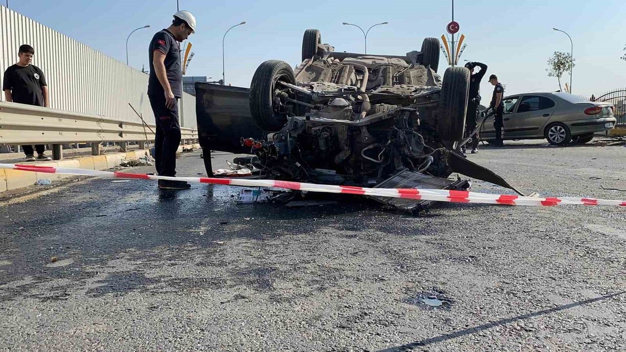 Şanlıurfa'da zincirleme trafik kazası: 2 kişi yaşamını yitirdi, 3 kişi yaralandı