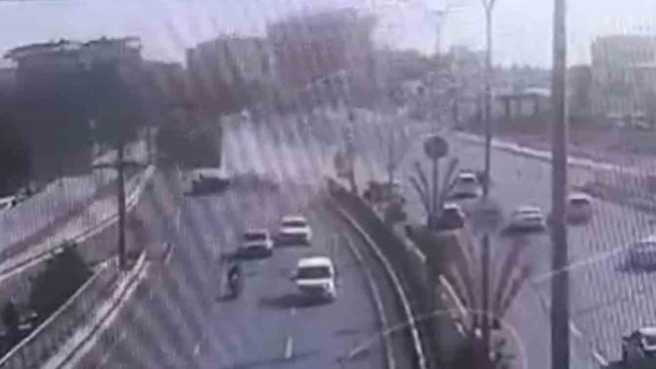 Şanlıurfa Karaköprü'de Trafik Kazası: 2 Kişi Hayatını Kaybetti, KGYS Görüntüleri Ortaya Çıktı