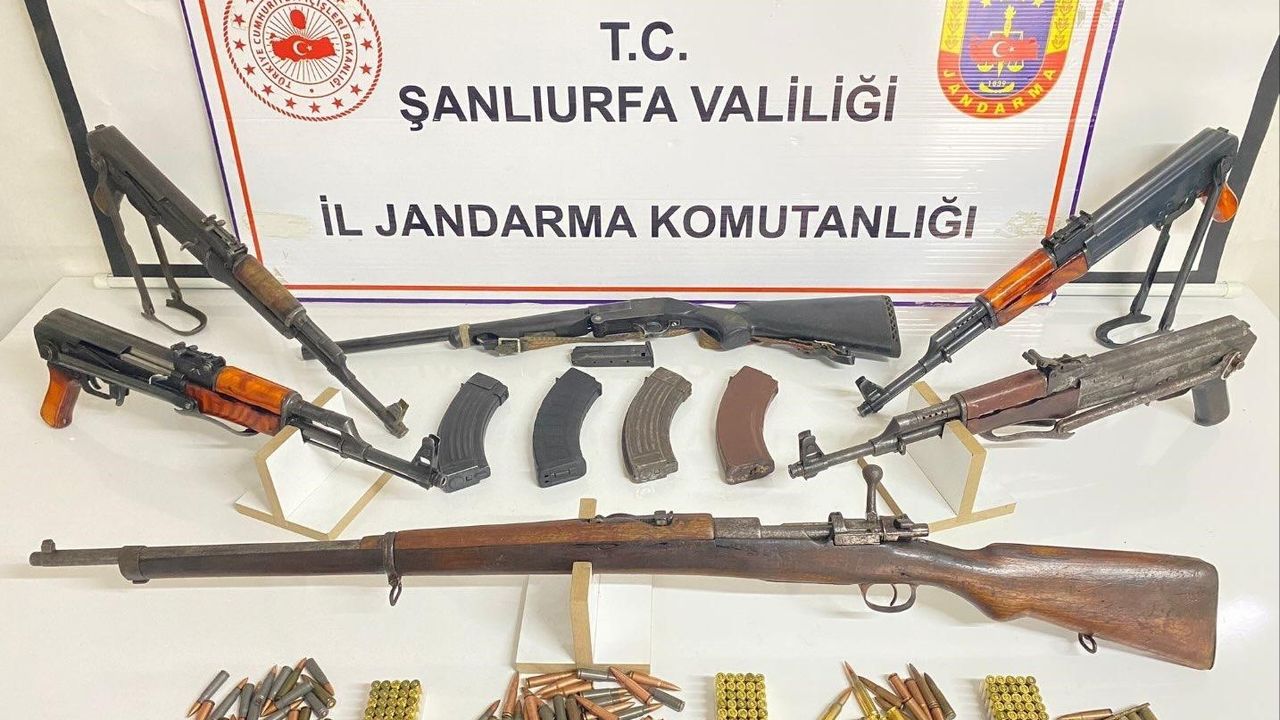 Şanlıurfa Siverek'te JASAT operasyonunda çok sayıda silah ele geçirildi