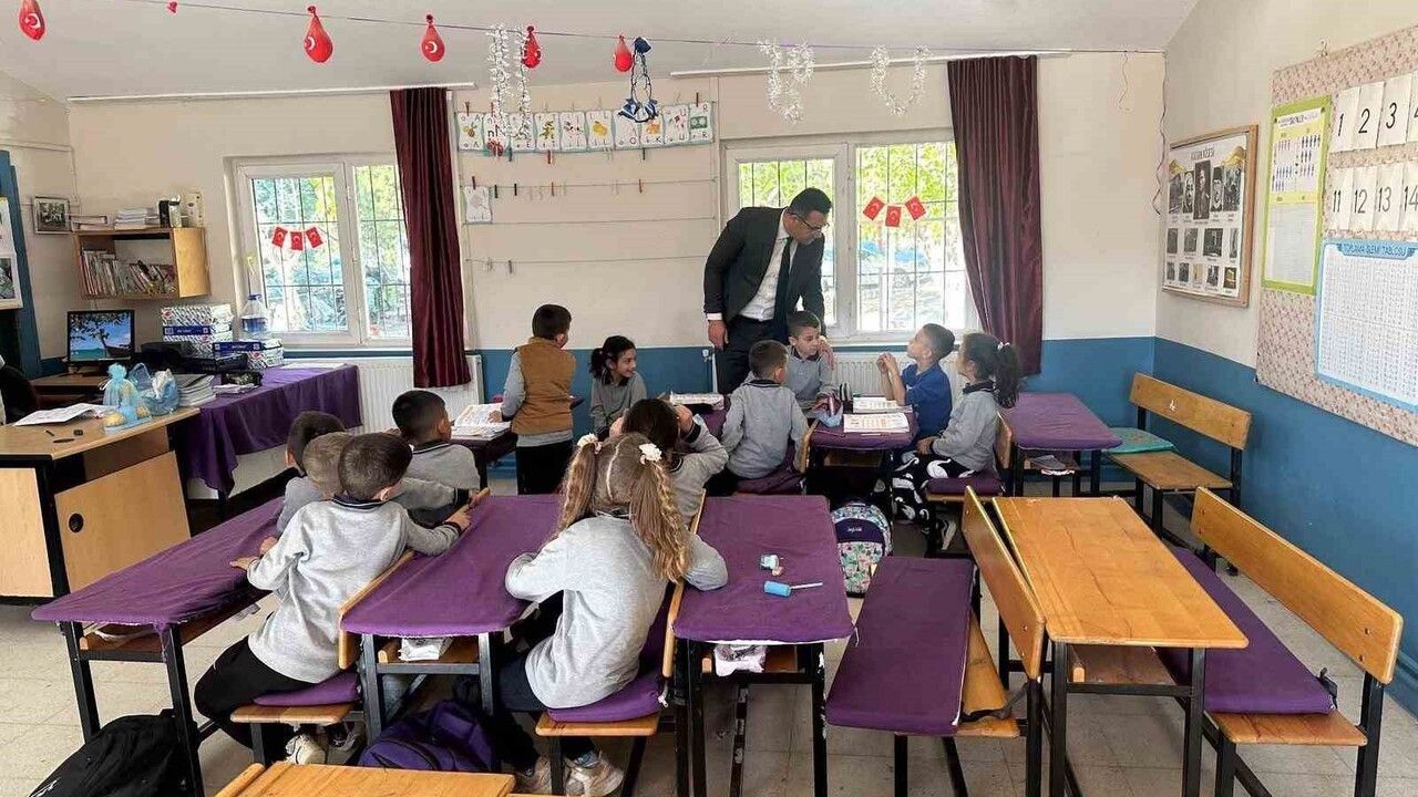 Sarıgöl Kaymakamı Halil Dalak mahalle ziyaretlerini sürdürüyor