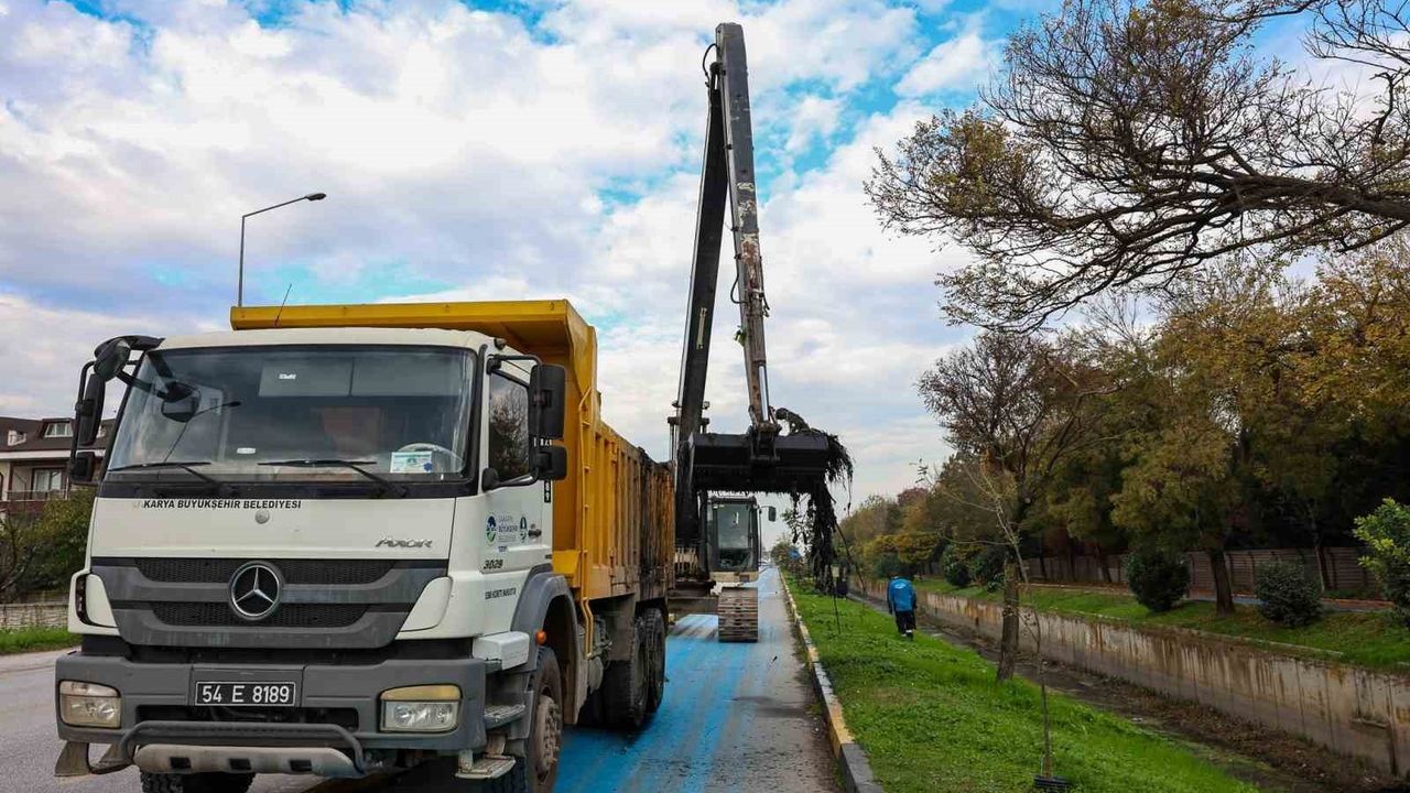 SASKİ, Çark Deresi’nde dip çamuru temizliğiyle ekolojik dengeyi güçlendirdi