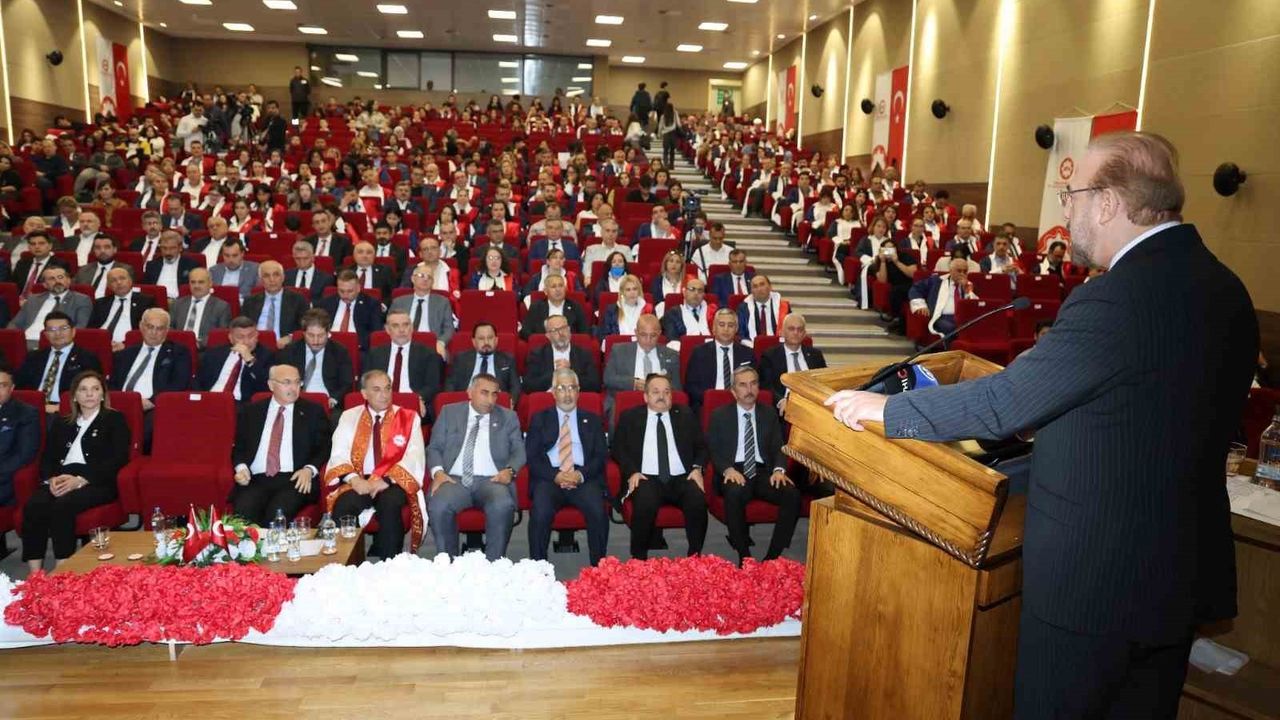 Şatıroğlu: Türkiye günlük 180 bin varil petrol üretiyor, 1.1 milyon varil tüketiyor