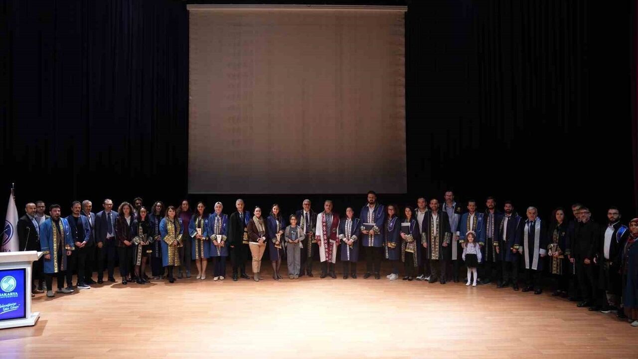 SAÜ, 2024 Bilim Ödülleri'nde bilimsel üretkenliği ödüllendirdi