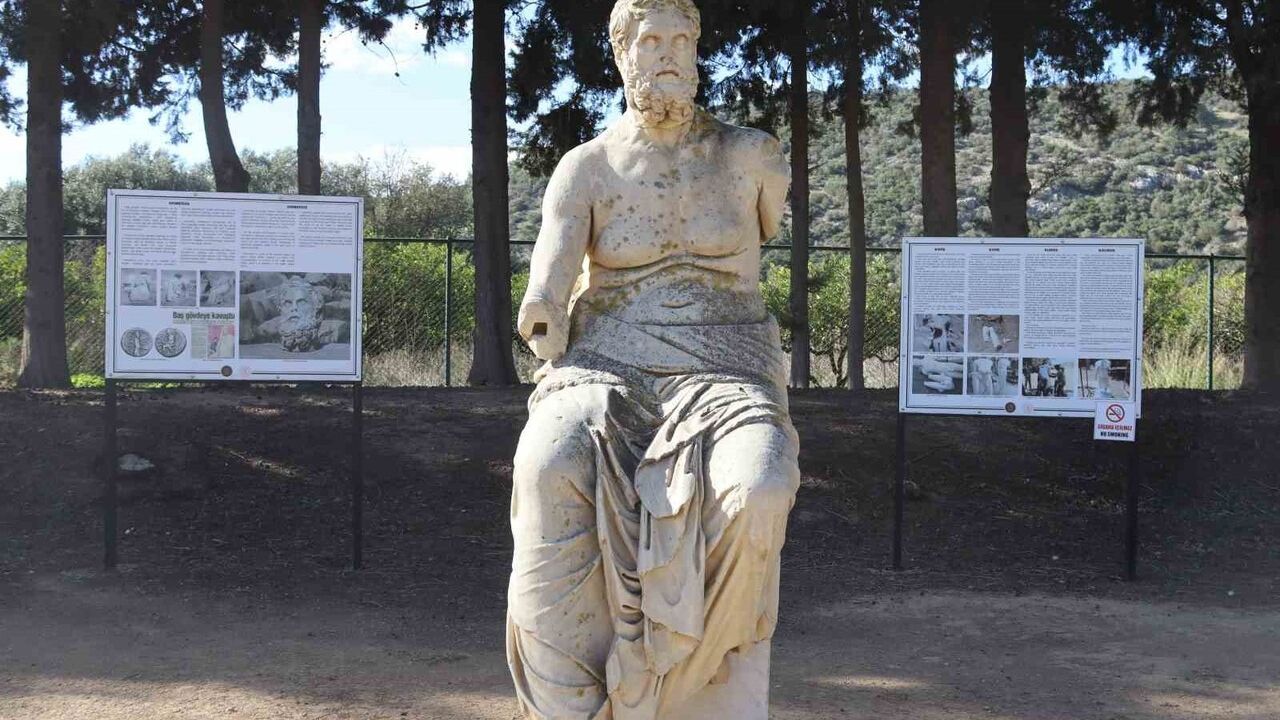 Saya Holding ana sponsorluğunda Klaros Antik Kenti'nde kazı ve koruma çalışmaları