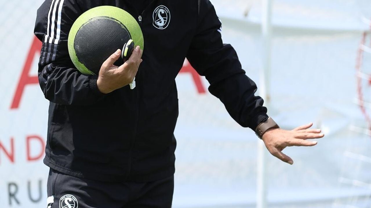 Sebahattin Tekin: Teknik direktörlük artık çok boyutlu bir mücadele