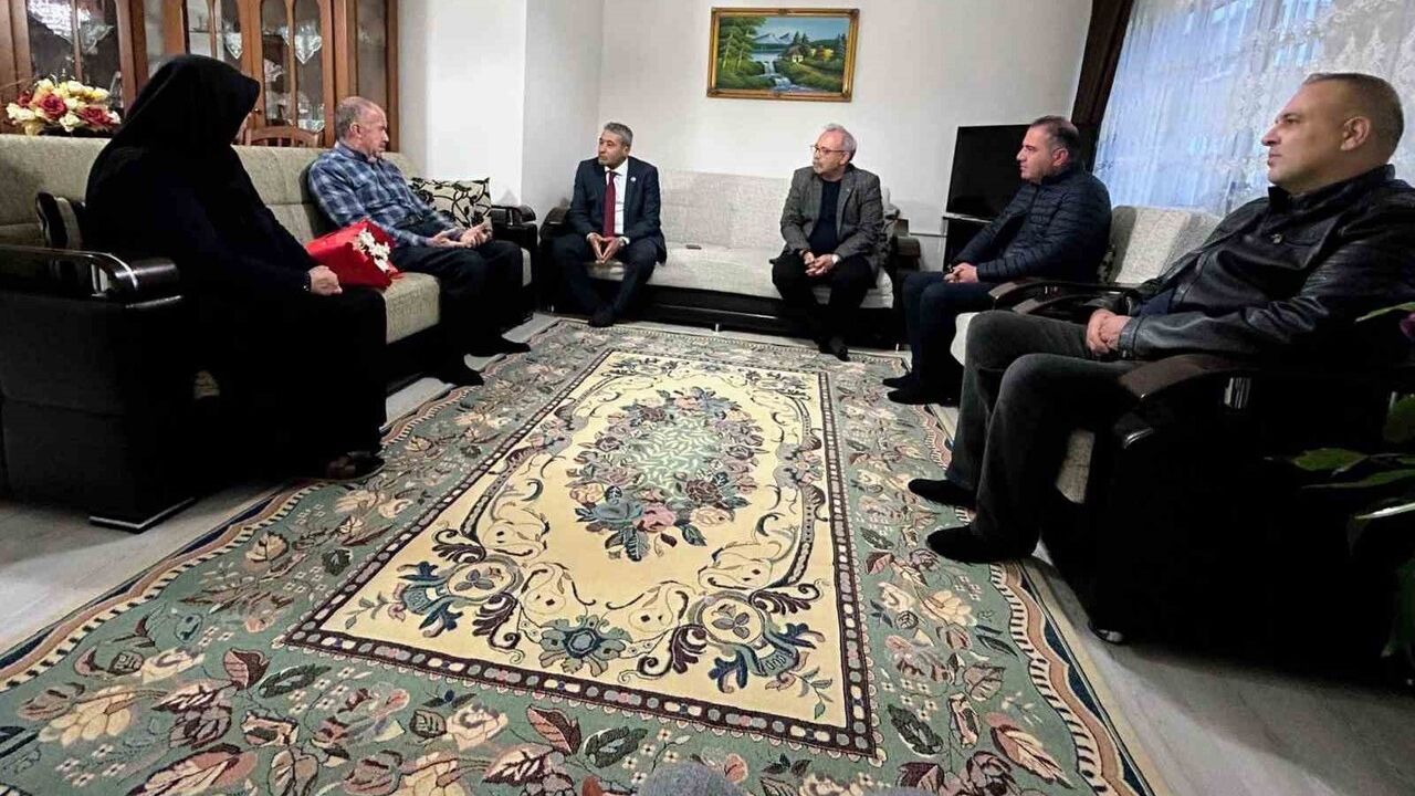 Şehit Binbaşı Serdar Uslu’nun Babasına Öğretmenler Günü'nde Anlamlı Ziyaret