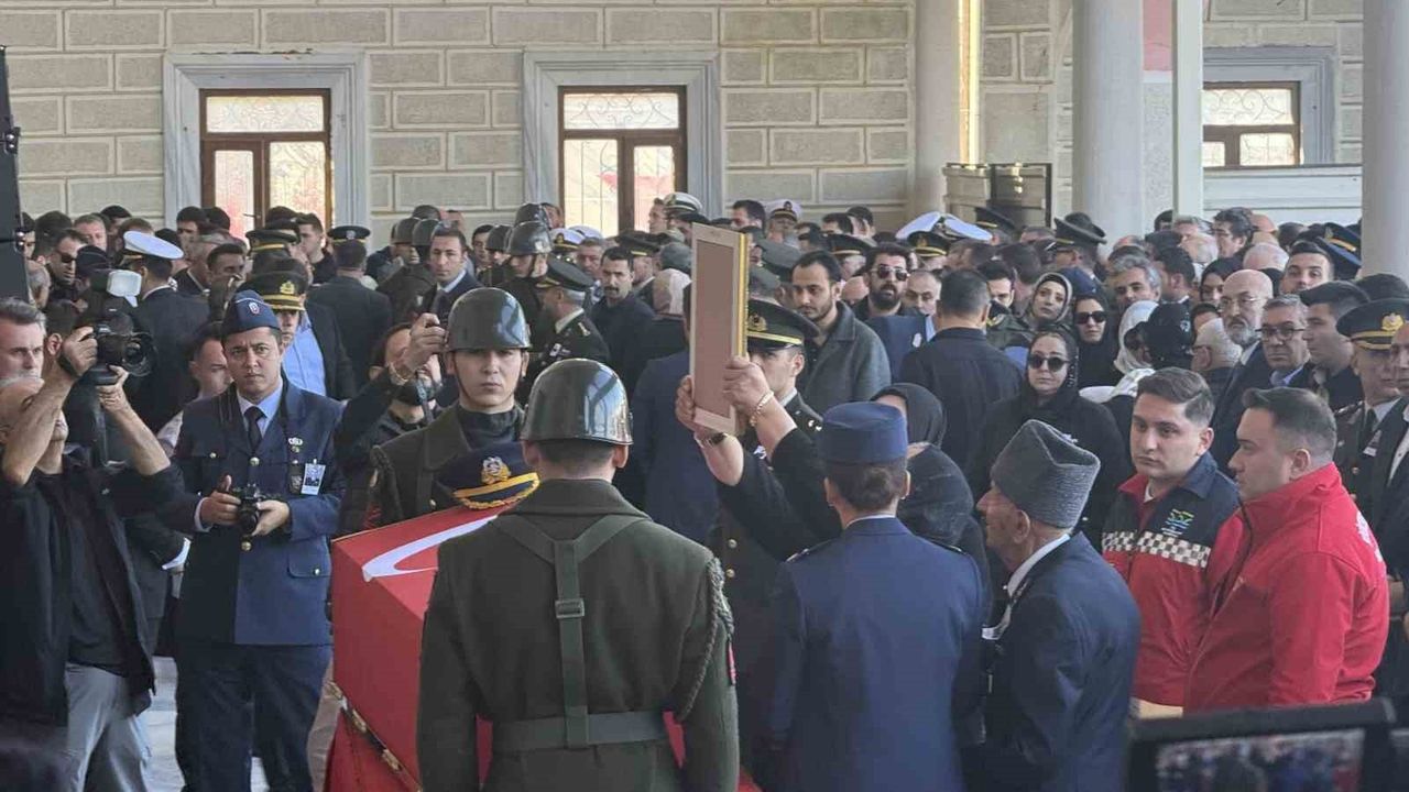 Şehit Pilot Yarbay Gökhan Korkmaz, İstanbul’da Son Yolculuğuna Uğurlandı
