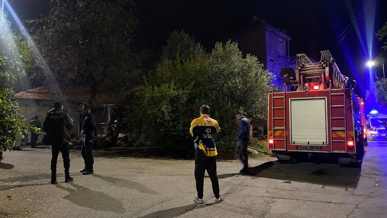 Serik'te Tek Katlı Evde Çıkan Yangın İtfaiye Tarafından Söndürüldü