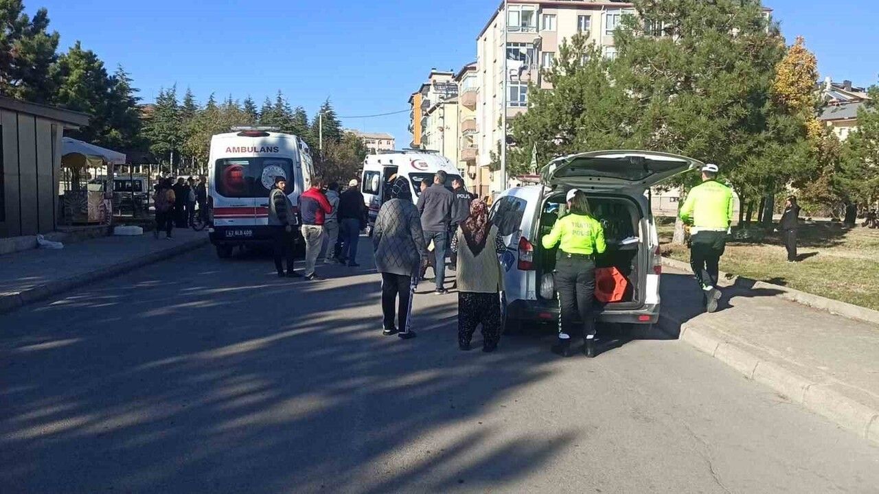 Seydişehir'de otomobil ile motosiklet çarpıştı: 2 kişi yaralandı