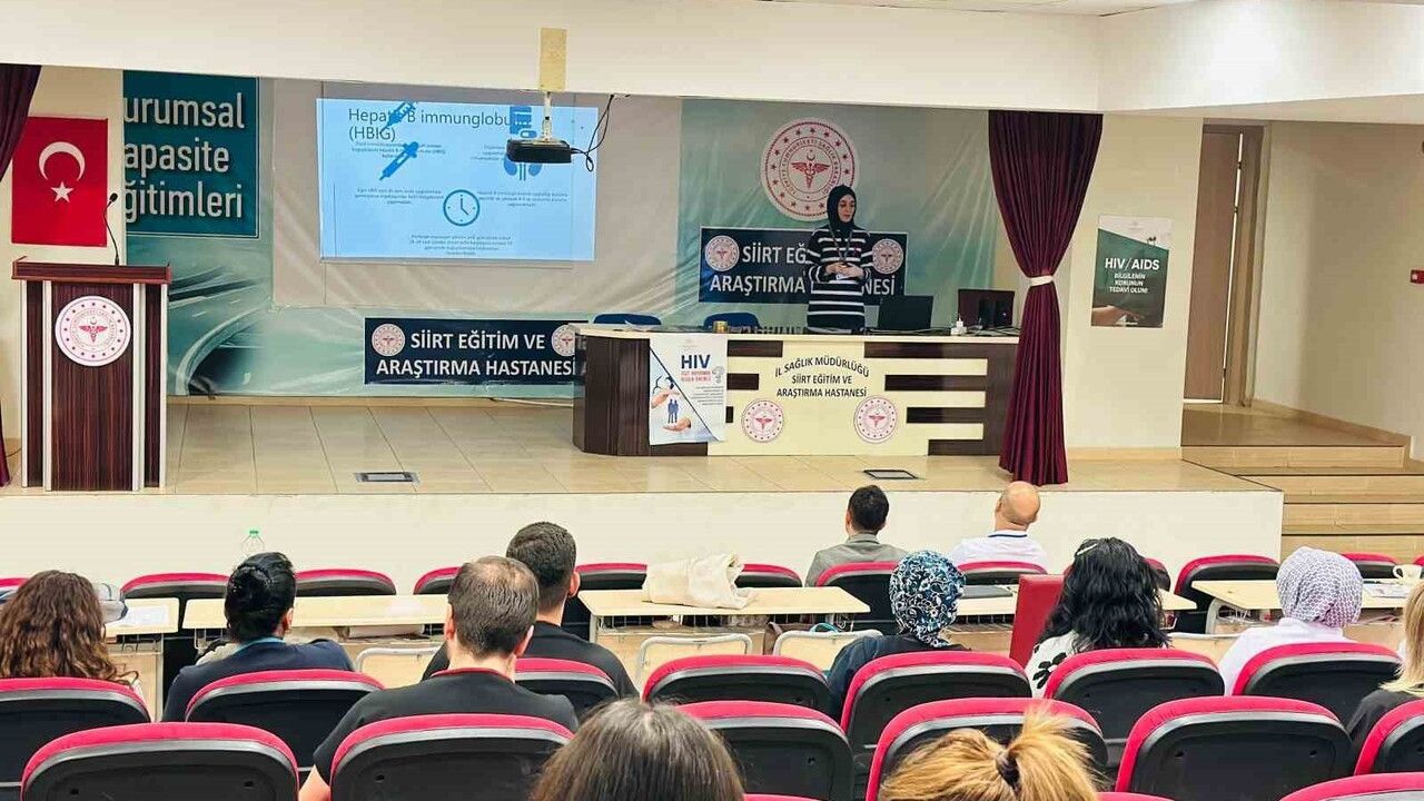 Siirt Eğitim ve Araştırma Hastanesi'nde kan yoluyla bulaşan hastalıklar eğitimi