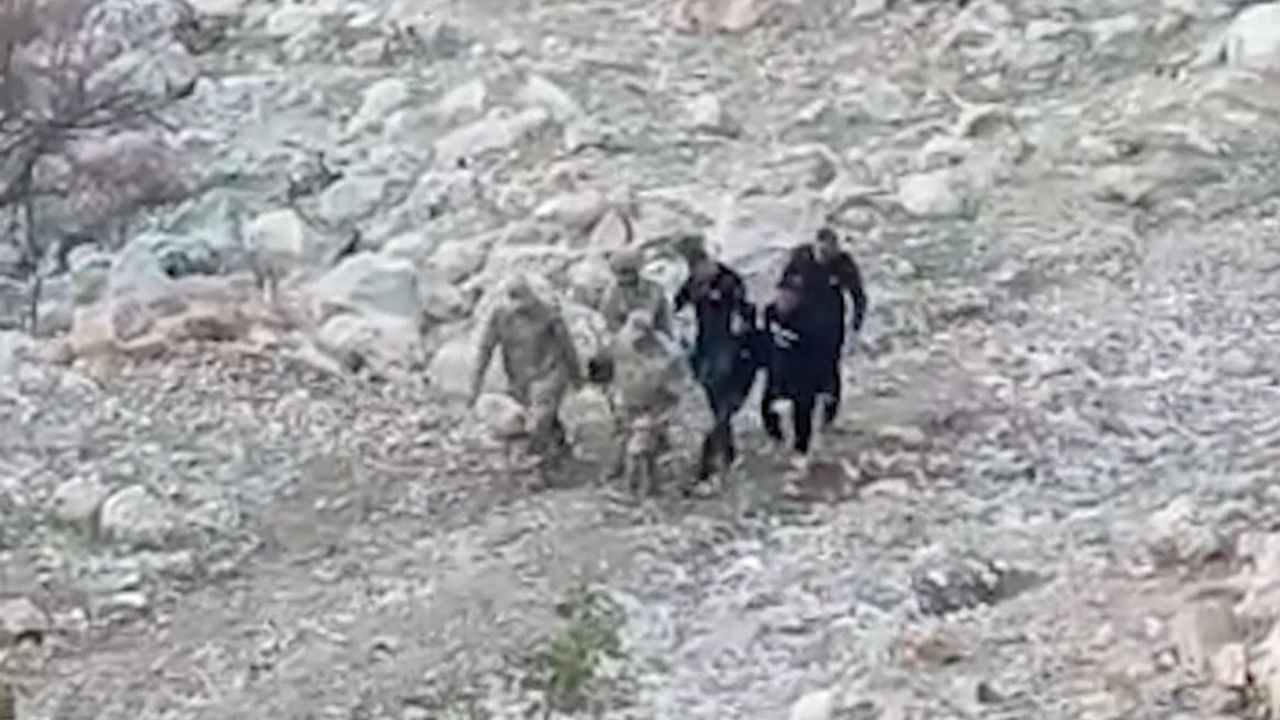 Siirt Eruh'ta araç şarampole devrildi: 1'i ağır 4 yaralı