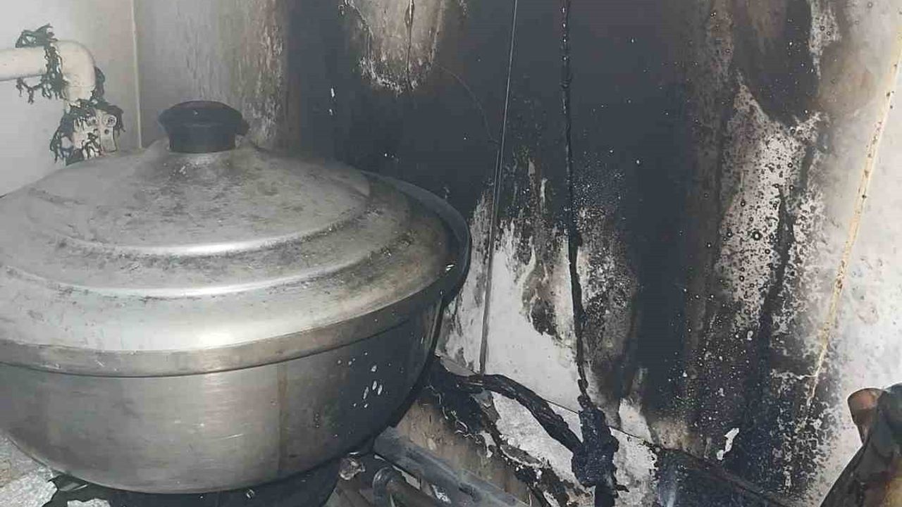 Siirt'te ev yangını: Kooperatif Mahallesi'nde itfaiye müdahalesiyle söndürüldü