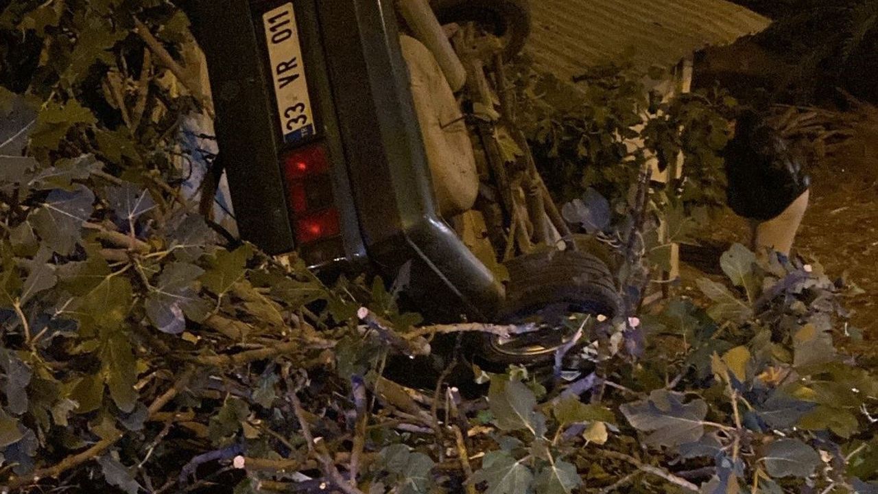 Silifke'de otomobil takla atıp ev duvarına çarptı: sürücü hayatını kaybetti