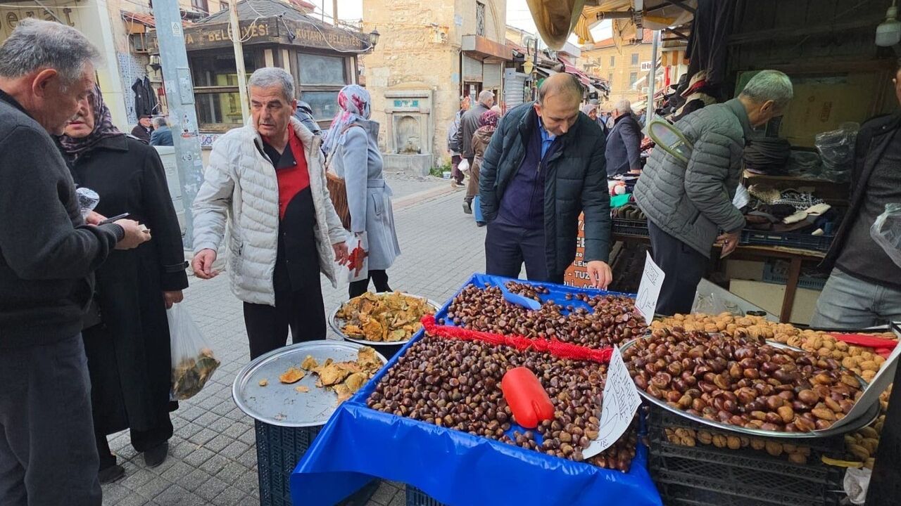 Simav kestanesi kış aylarında rağbet görüyor — Yıllık üretim yaklaşık 2 bin ton