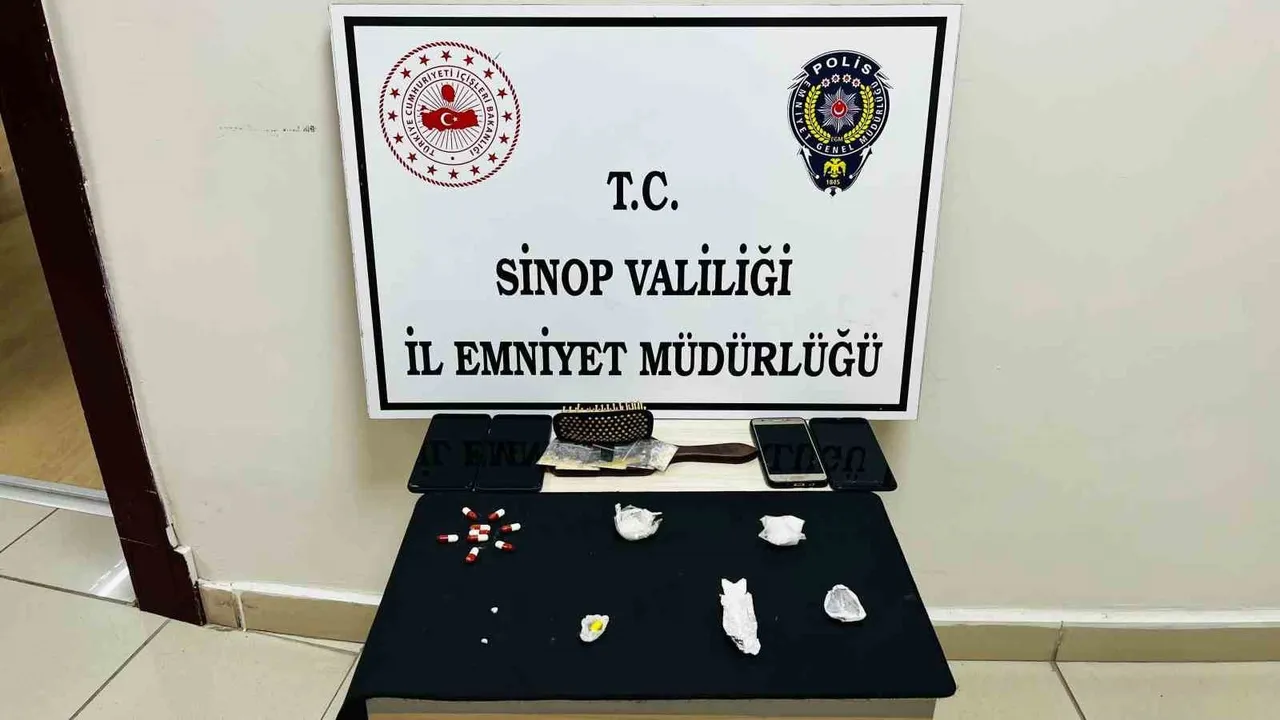 Sinop Emniyeti'nden kaçak tütün ve uyuşturucuya eş zamanlı operasyon