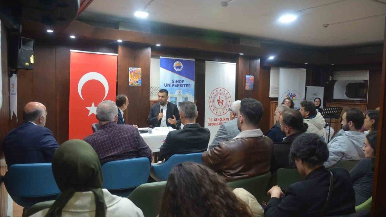 Sinop'ta konferans: II. Dünya Savaşı'nda Türkiye'nin tarafsızlık siyaseti ve göç gerçekliği