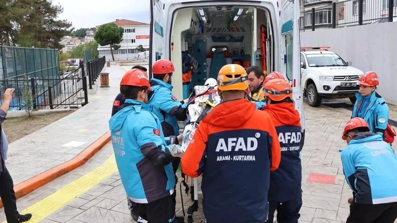 Sinop’ta öğrenciler için Afet Farkındalık ve Tahliye Tatbikatı