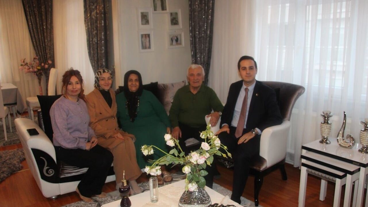 Sinop’ta yarım asırlık evlilik ziyaret edildi: Durağan Kaymakamı Ayan çiftin evine misafir oldu