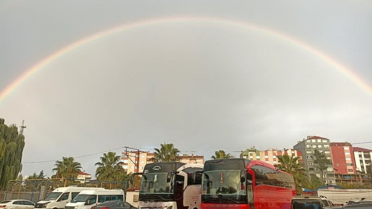 Sinop Türkeli'de ender görülen çift uçlu gökkuşağı vatandaşları etkiledi