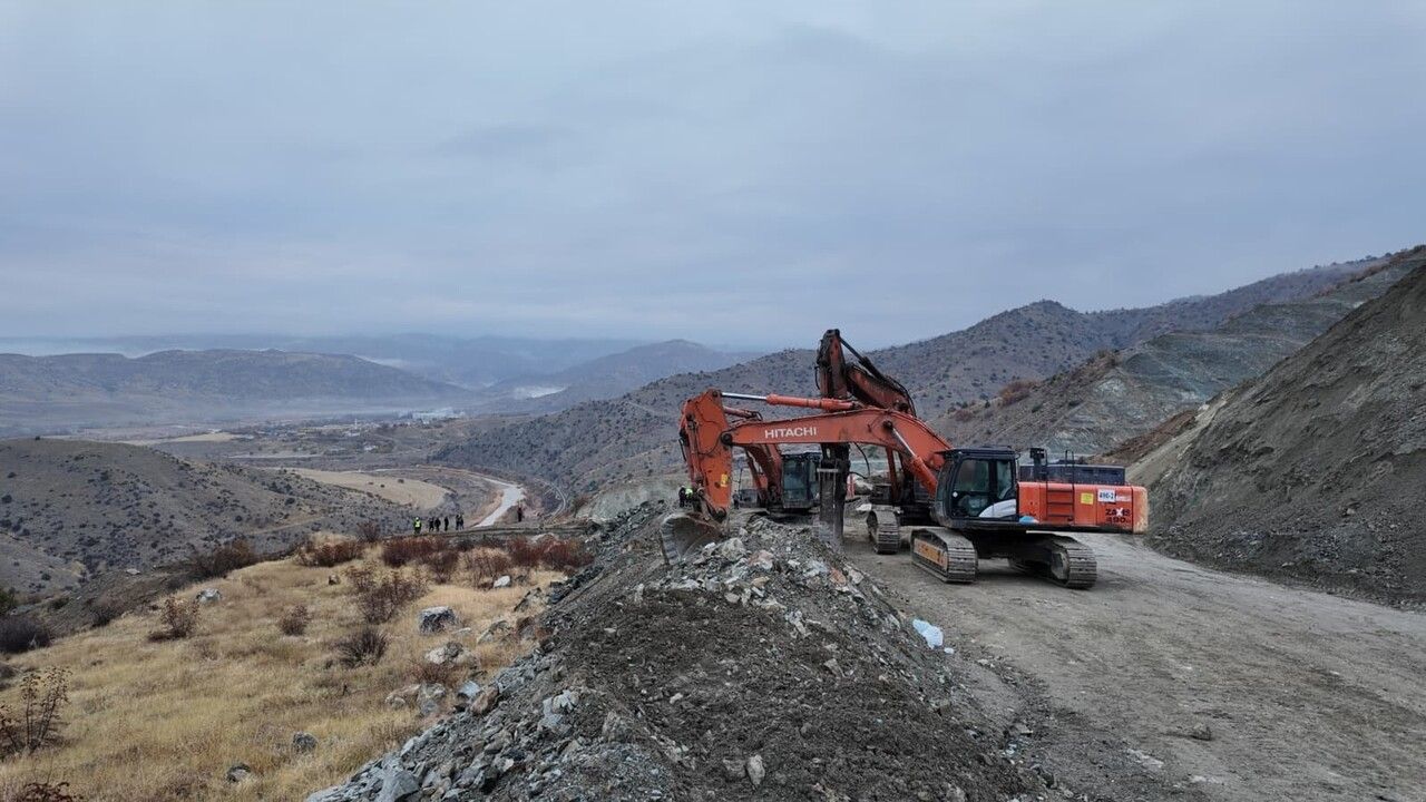 Sivas'ta Divriği'de maden göçüğü: 1 işçi toprak altında, kurtarma çalışmaları sabah yeniden başlayacak