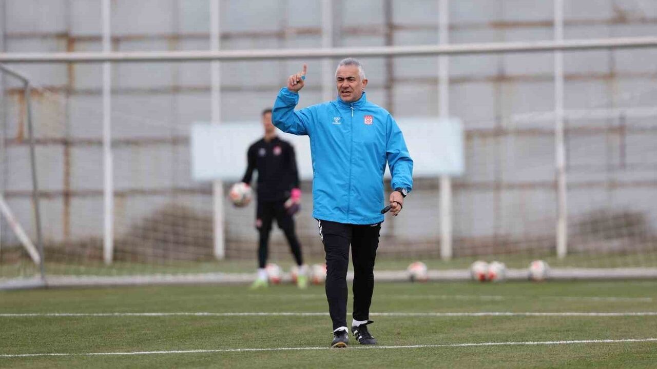 Sivasspor, Boluspor maçı hazırlıklarına antrenmanla başladı