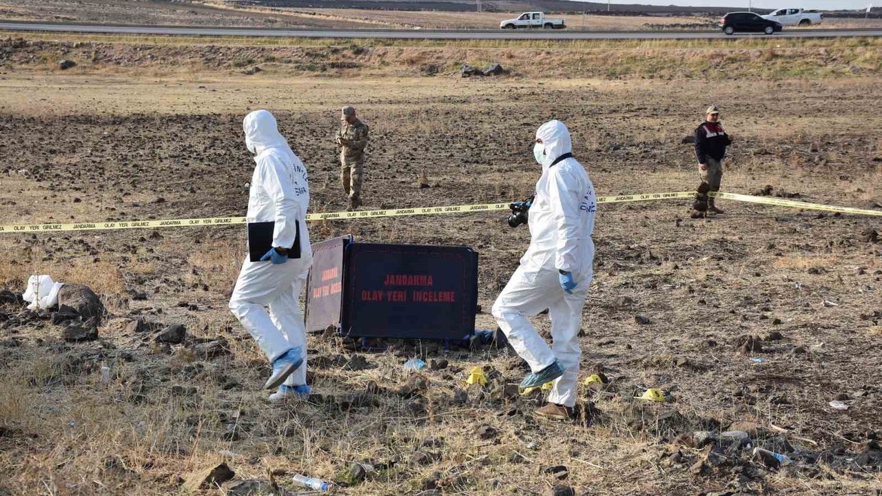 Siverek-Adıyaman kara yolunda silahla vurulmuş erkek cesedi bulundu