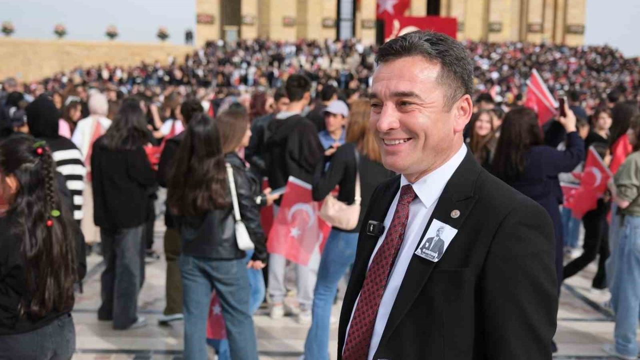 Sivrihisar Belediyesi'nden 10 Kasım etkinliği: Öğrenciler Anıtkabir'i ziyaret etti