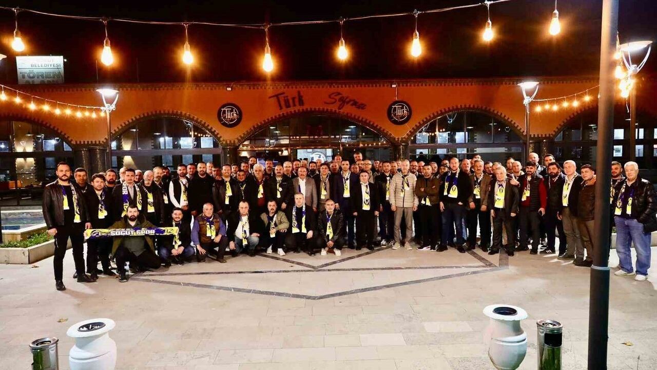 Söğütspor'da Olağanüstü Kongre Öncesi Birlik ve Beraberlik Yemeği