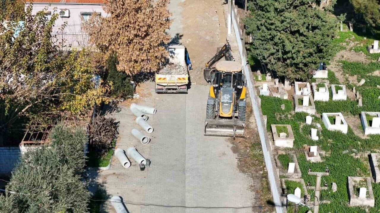 Söke Bağarası'nda 300 metrelik yağmur suyu hattı çalışması sürüyor